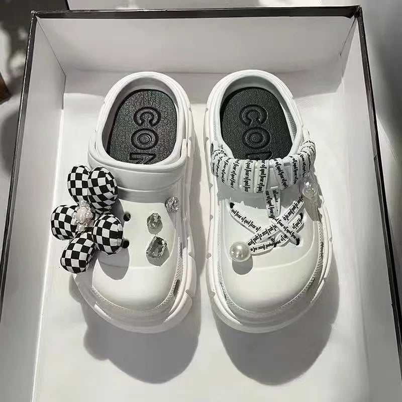 crocs-blanche-avec-bijoux