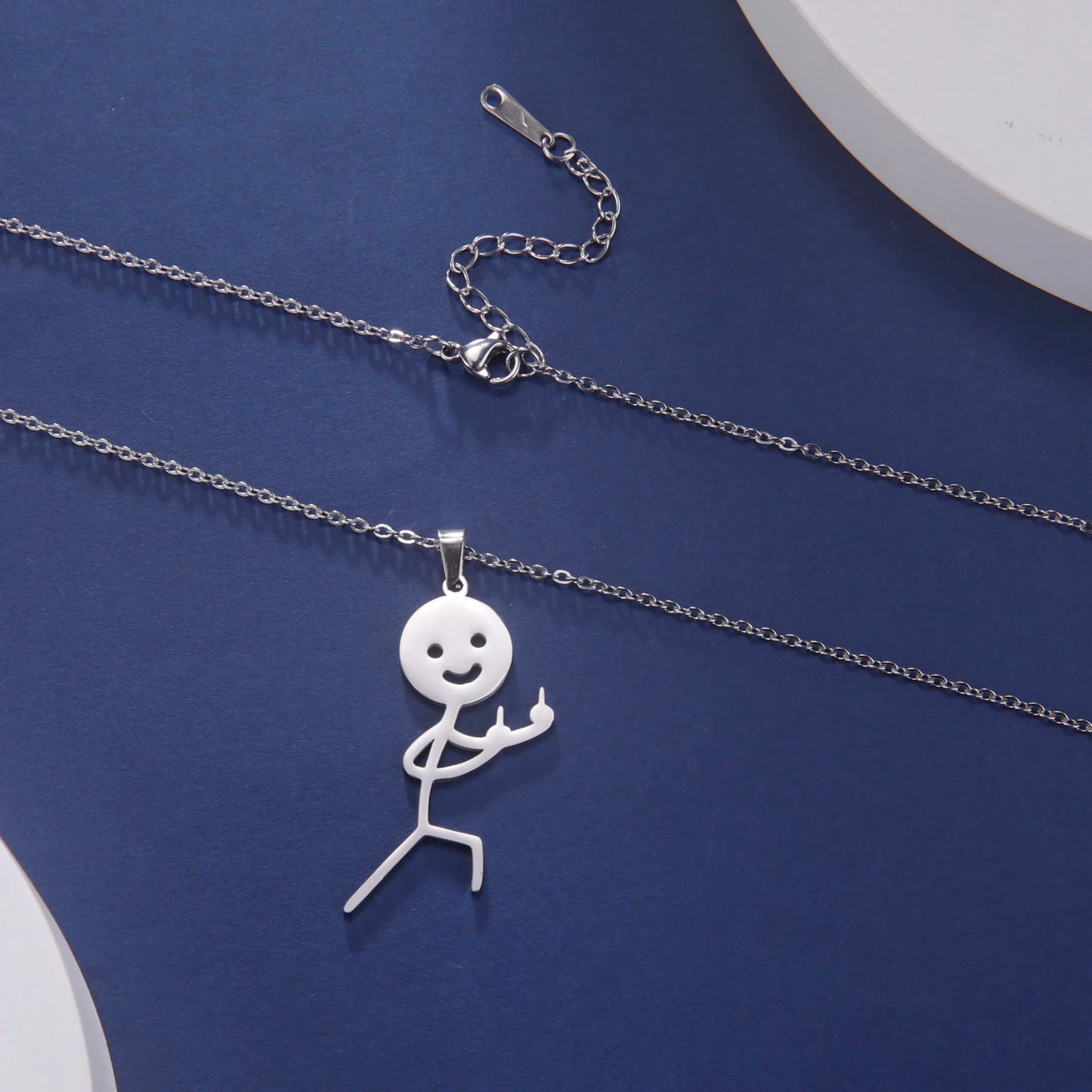 collier-stickman-argent-doigt-honneur