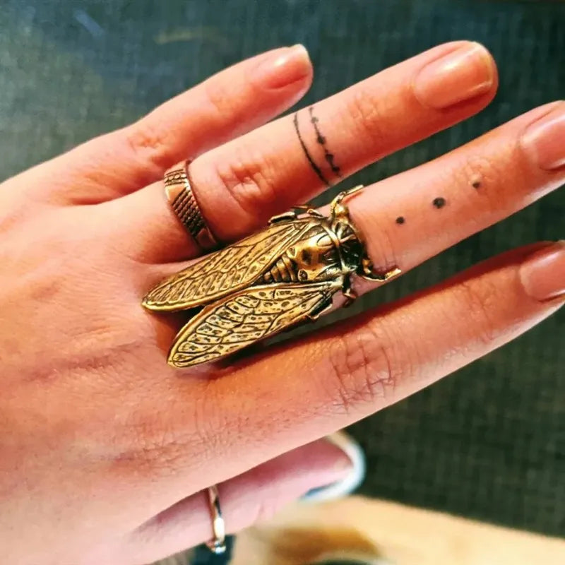 bague-en-forme-de-mouche